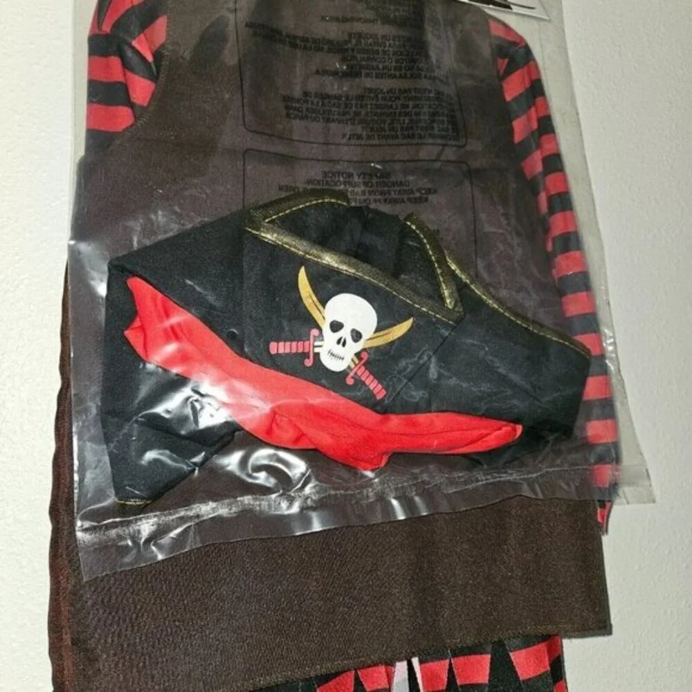 NEW Shipwrecked Pirate Halloween Costume Child Small 4-6 Vest Shirt Pants Hat